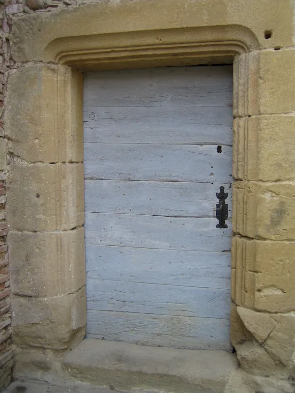 Porte du 16ème siècle Octavien Émé de St Julien était seigneurdu Touvet et de Barbarin Porte du 16ème siècle Octavien Émé de St Julien était seigneurdu Touvet et de Barbarin